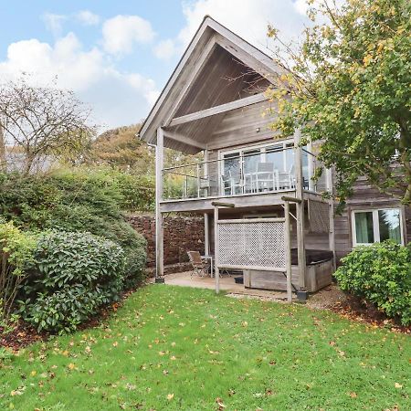 Swandown, 20 Poldon Villa Chard Exterior photo